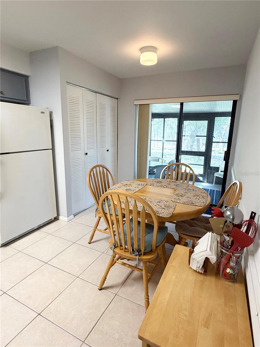 Image 12 of 27 For 11717 Spring Tree Lane