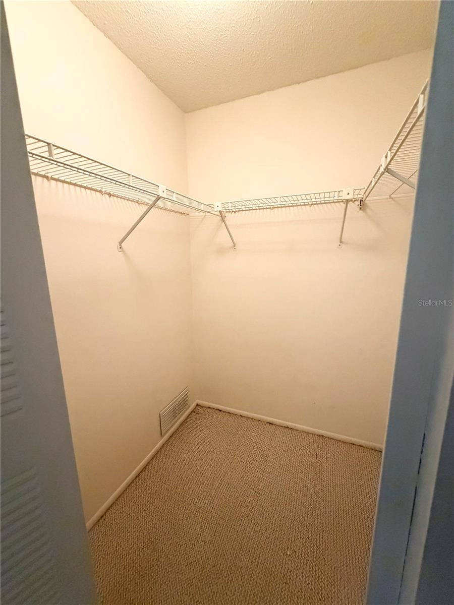 Image 17 of 27 For 11717 Spring Tree Lane