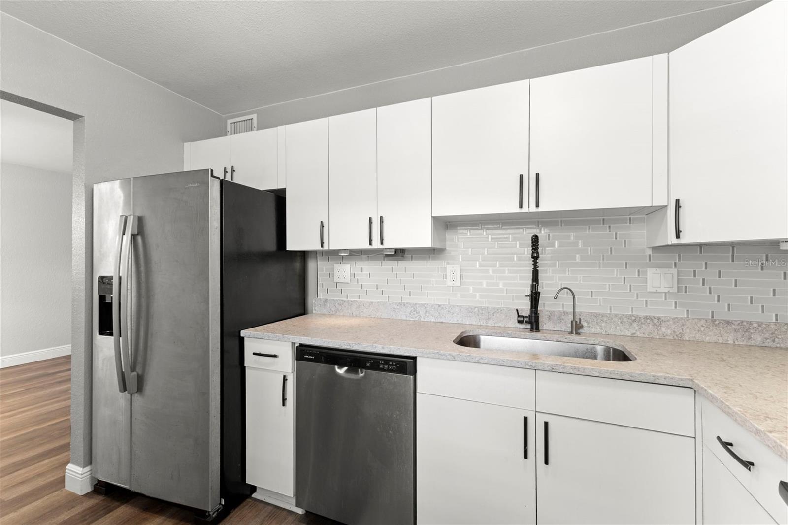 Image 12 of 40 For 3034 Eastland Boulevard D104