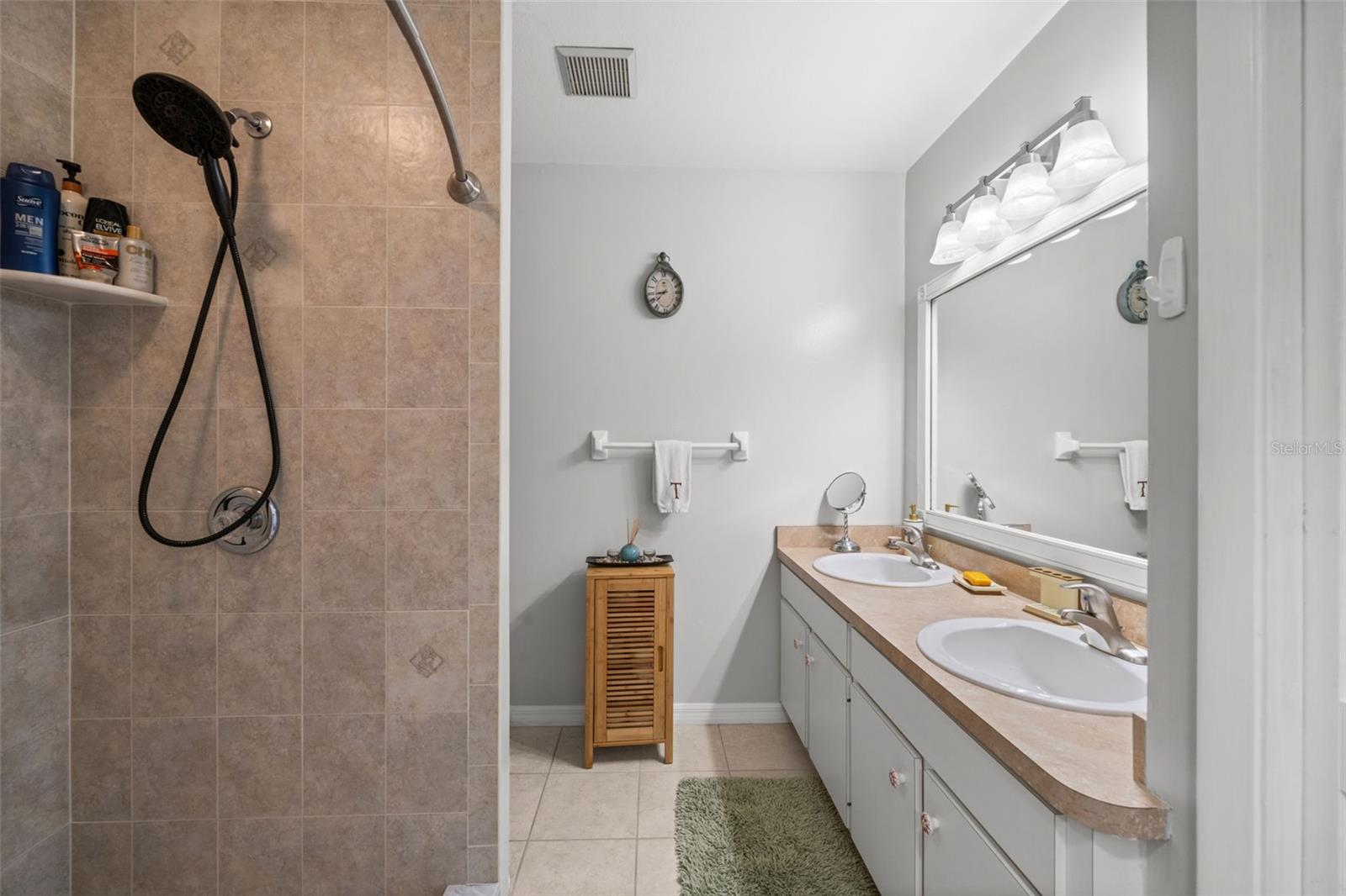 Image 25 of 40 For 804 Sorrento Place 804