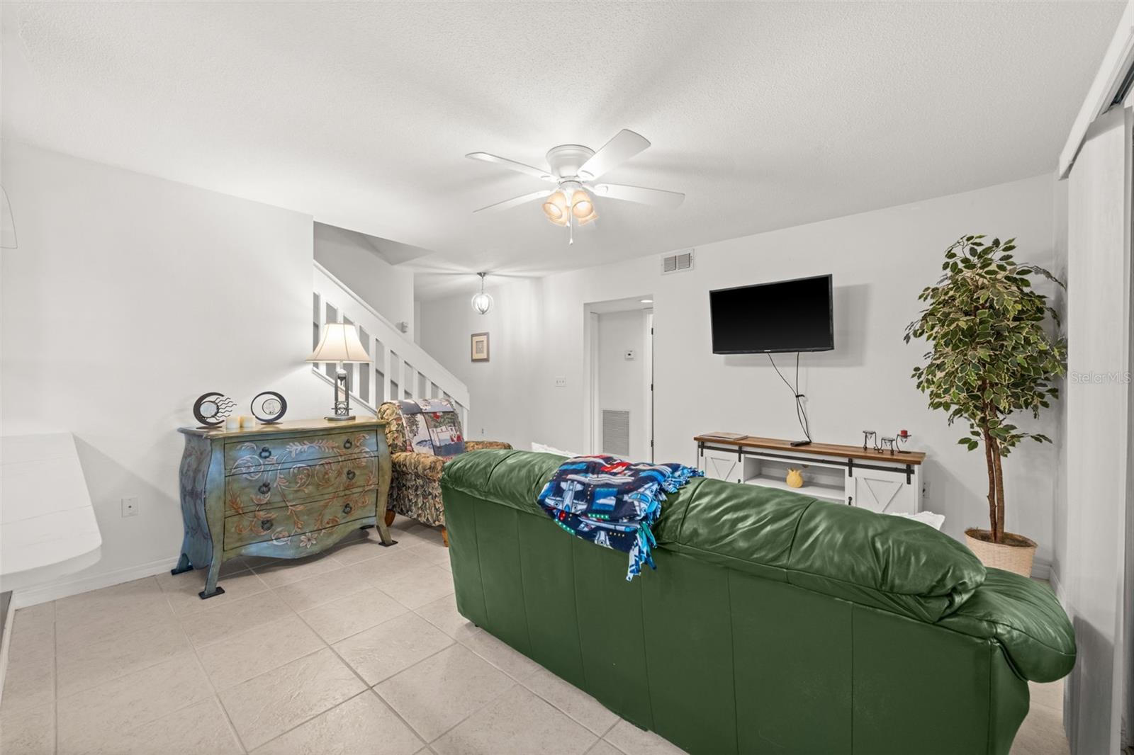 Image 8 of 40 For 804 Sorrento Place 804