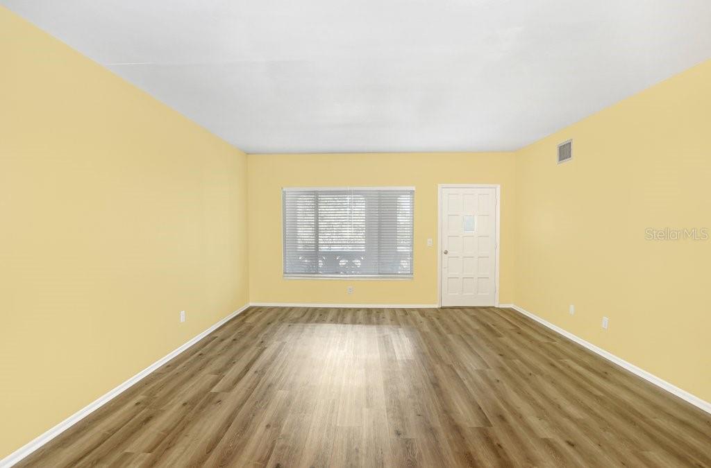 Listing photo id 9 for 2285 Israeli Drive 57