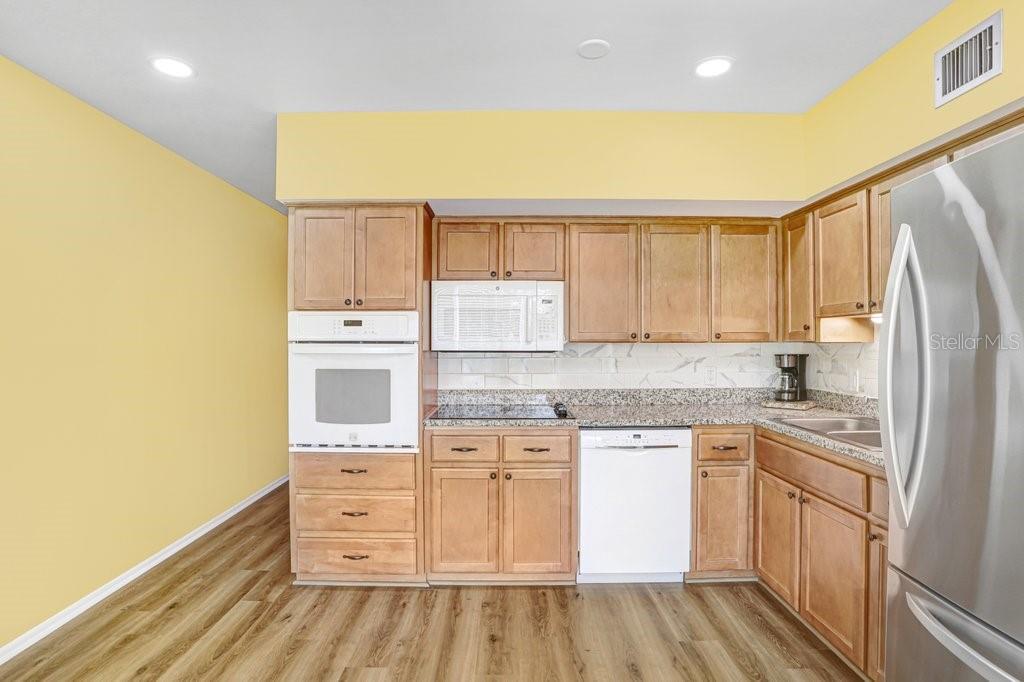 Listing photo id 13 for 2285 Israeli Drive 57