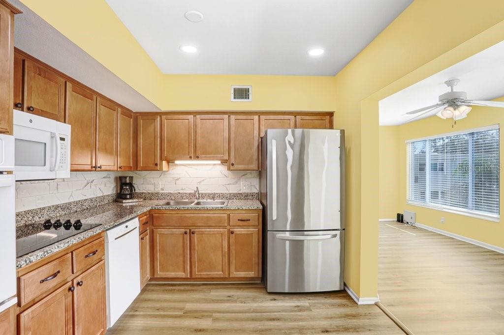 Listing photo id 14 for 2285 Israeli Drive 57