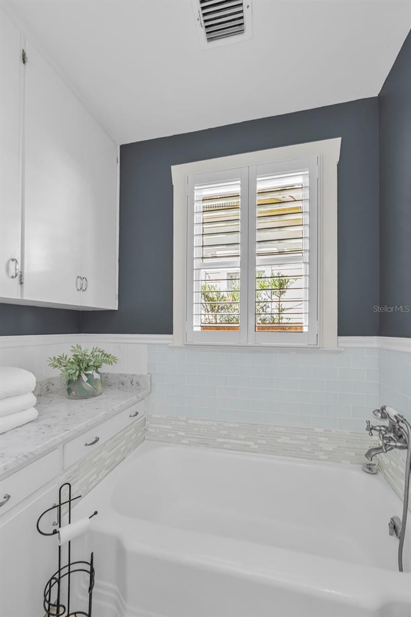 Image 12 of 39 For 2909 San Isidro Street