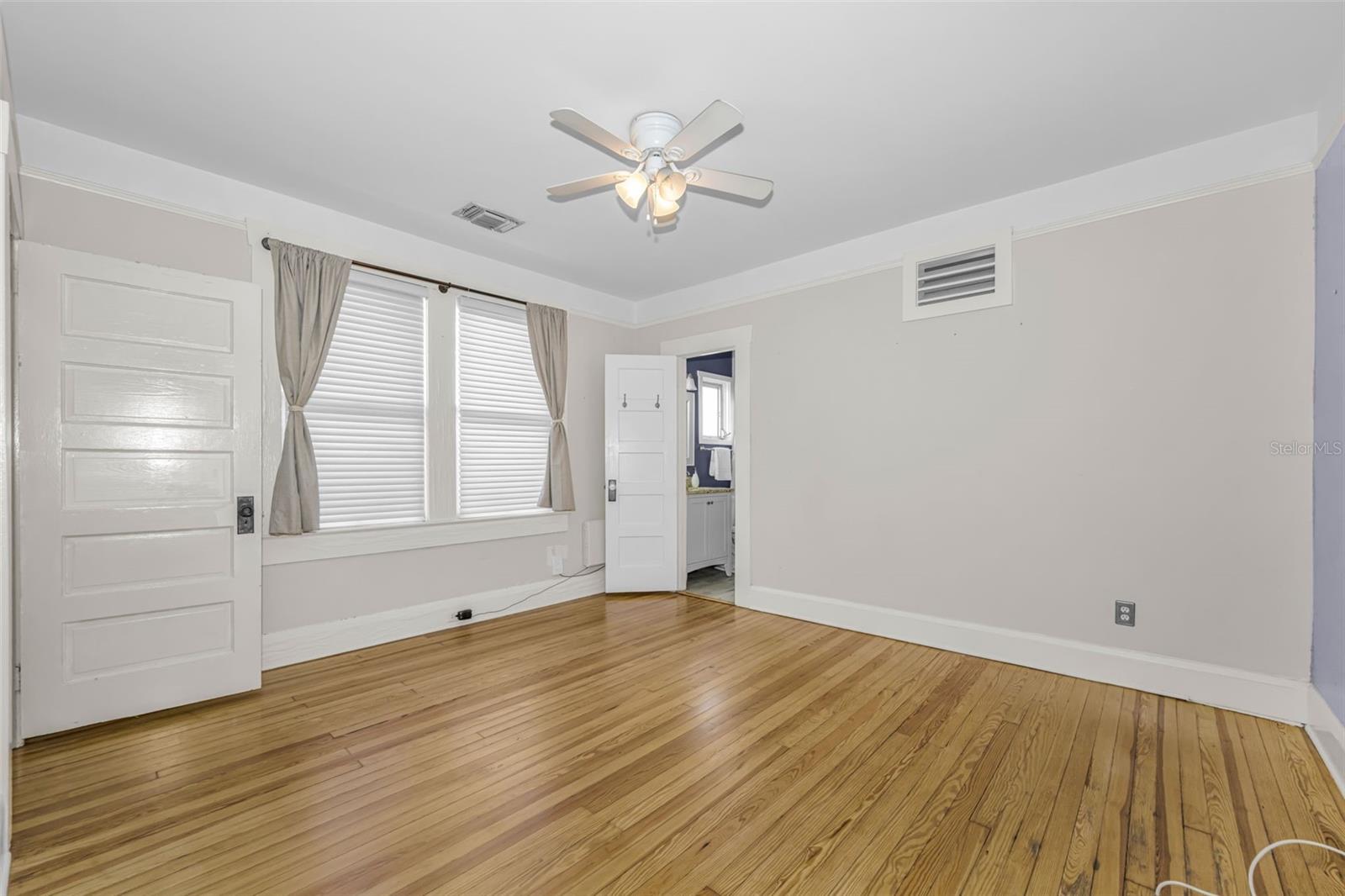 Image 16 of 39 For 2909 San Isidro Street