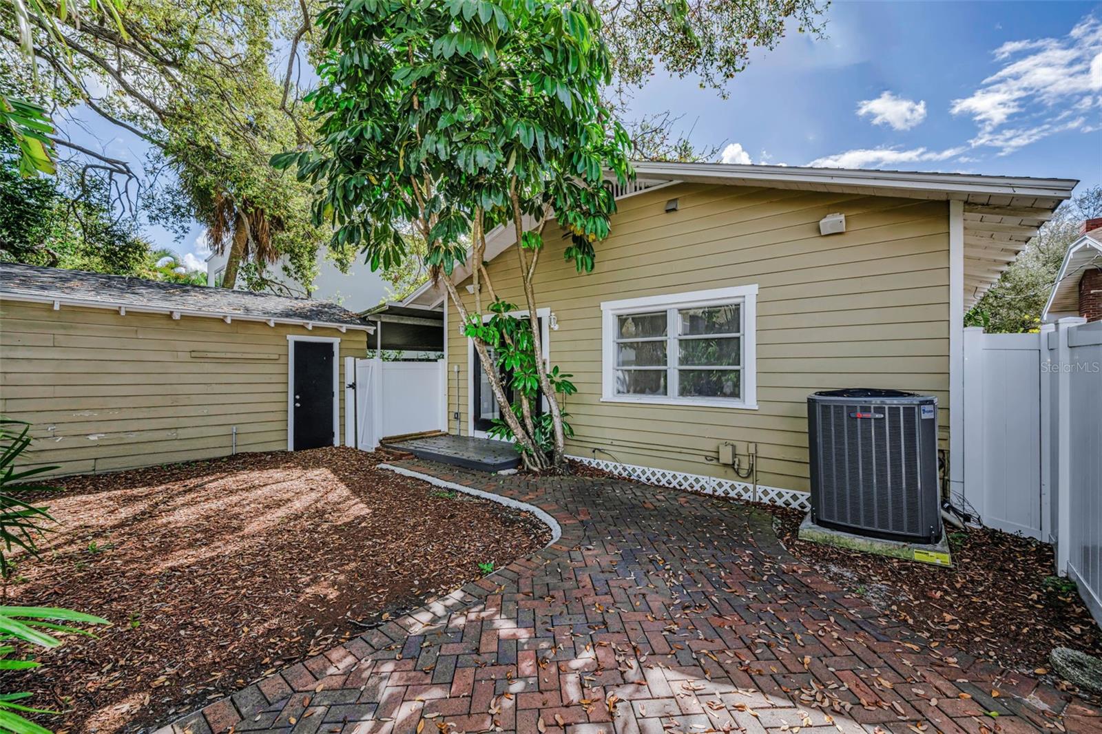 Image 35 of 39 For 2909 San Isidro Street