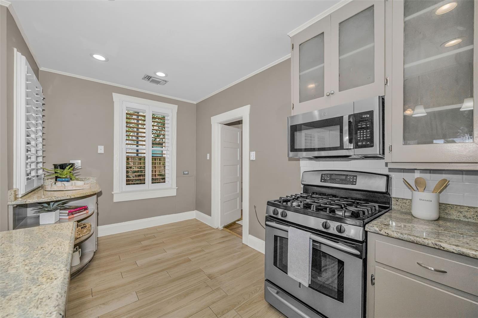 Image 6 of 39 For 2909 San Isidro Street