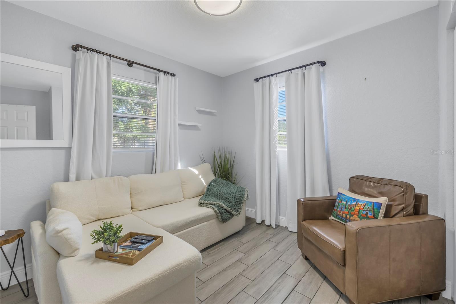 Image 21 of 41 For 3605 Iowa Avenue