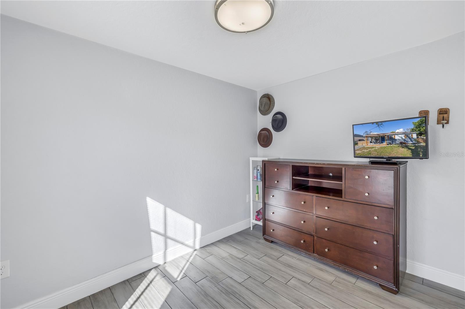 Image 26 of 41 For 3605 Iowa Avenue