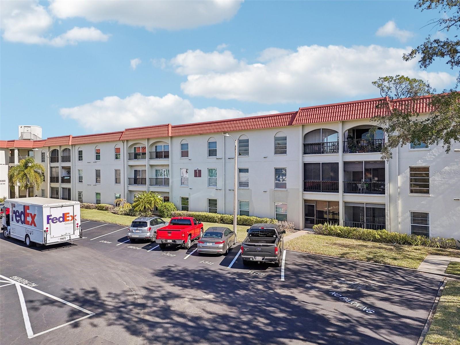 Listing photo id 21 for 2700 Bayshore Boulevard 1305