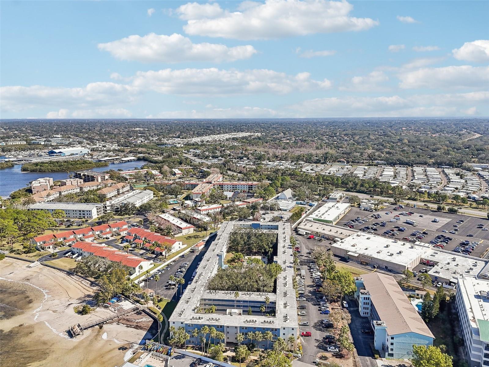 Listing photo id 37 for 2700 Bayshore Boulevard 1305