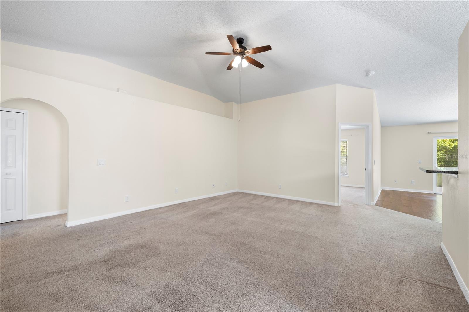 Image 10 of 56 For 25016 Hyde Park Boulevard