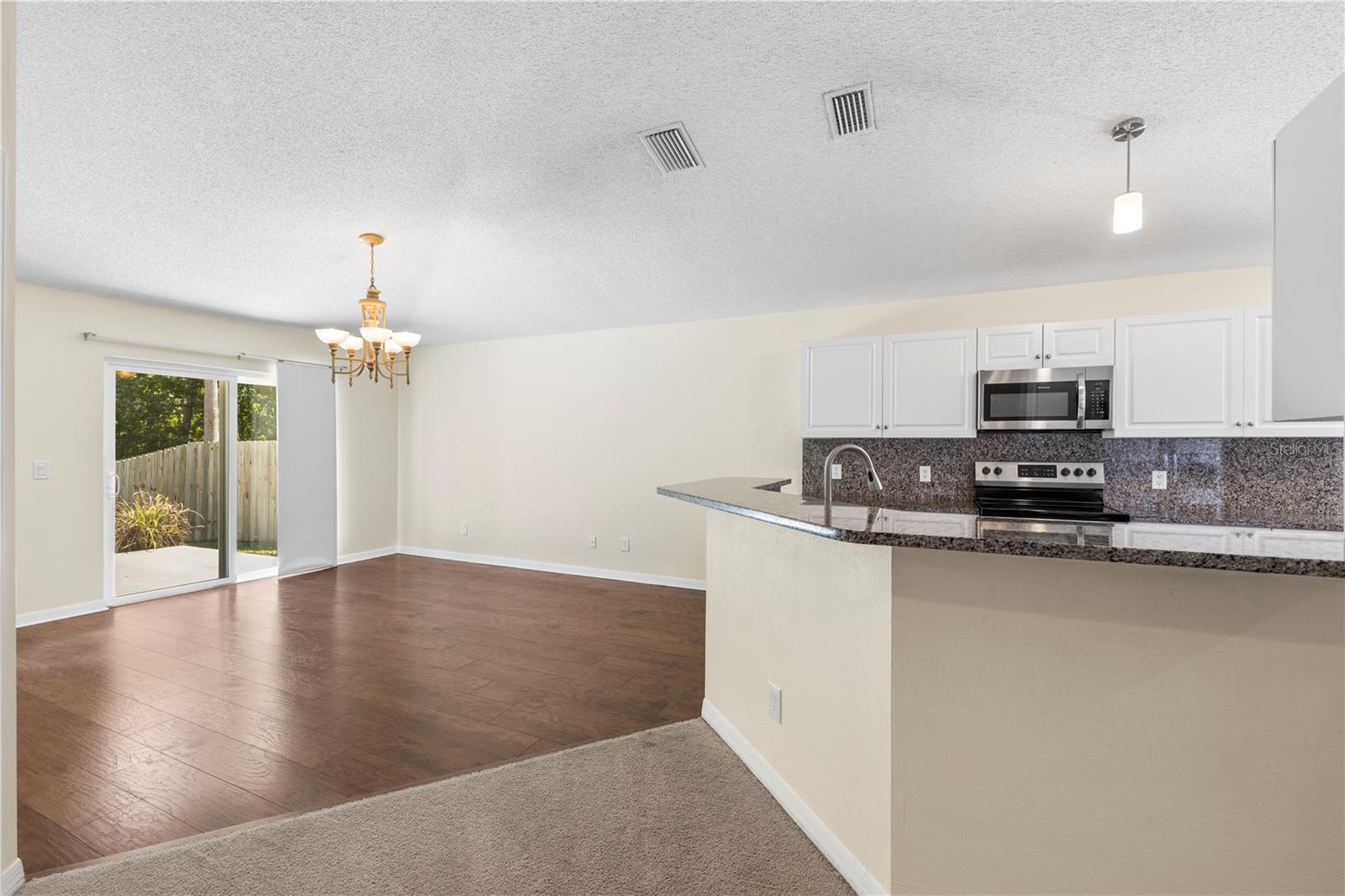 Image 13 of 56 For 25016 Hyde Park Boulevard