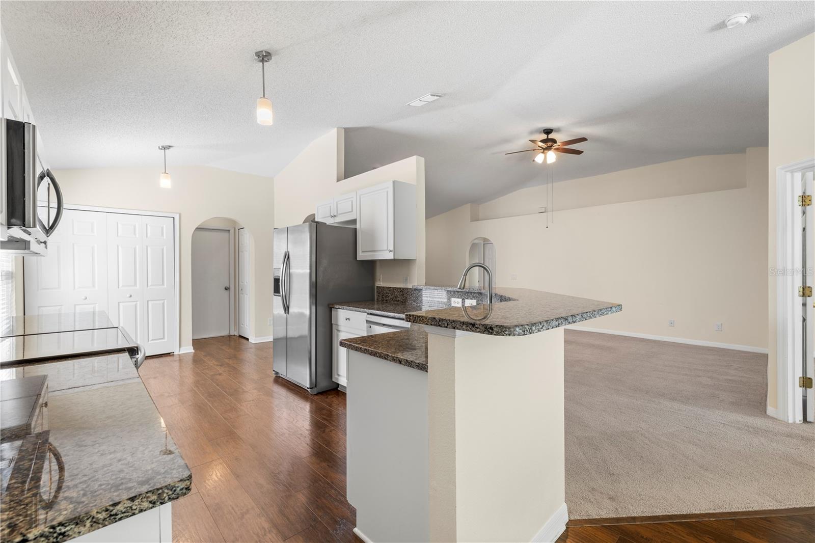 Image 17 of 56 For 25016 Hyde Park Boulevard