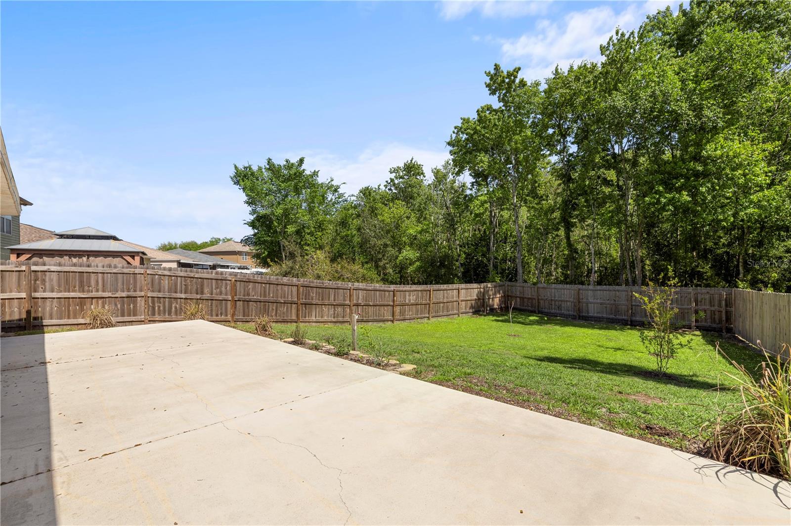 Image 38 of 56 For 25016 Hyde Park Boulevard