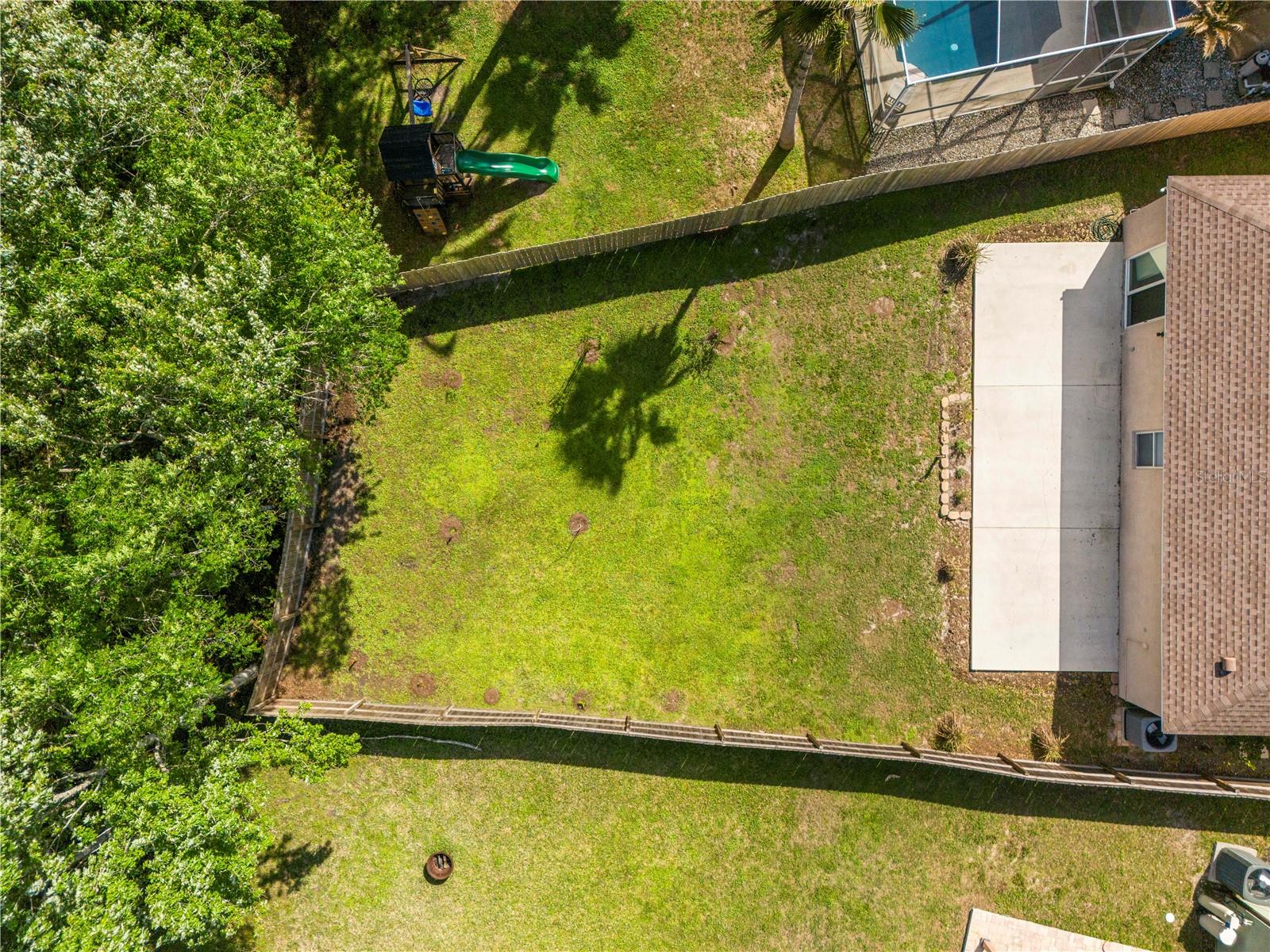 Image 42 of 56 For 25016 Hyde Park Boulevard