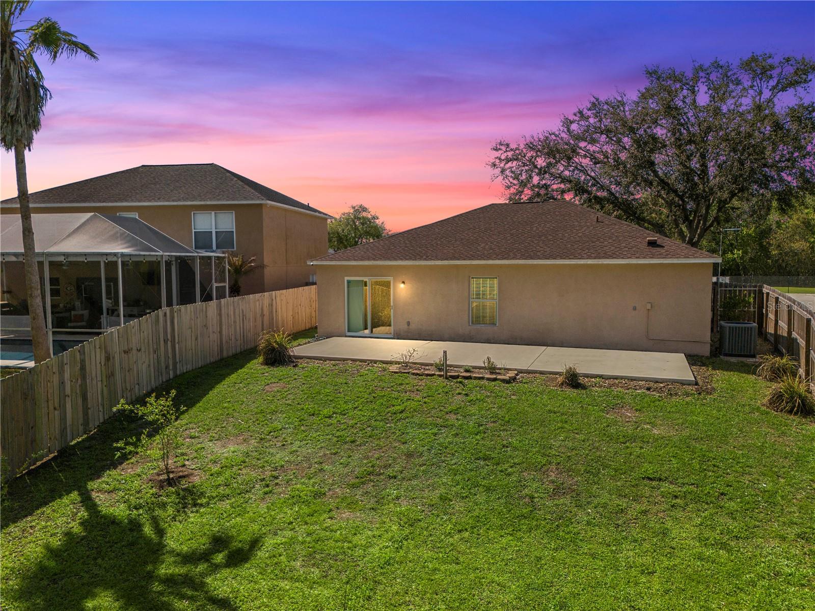 Image 44 of 56 For 25016 Hyde Park Boulevard