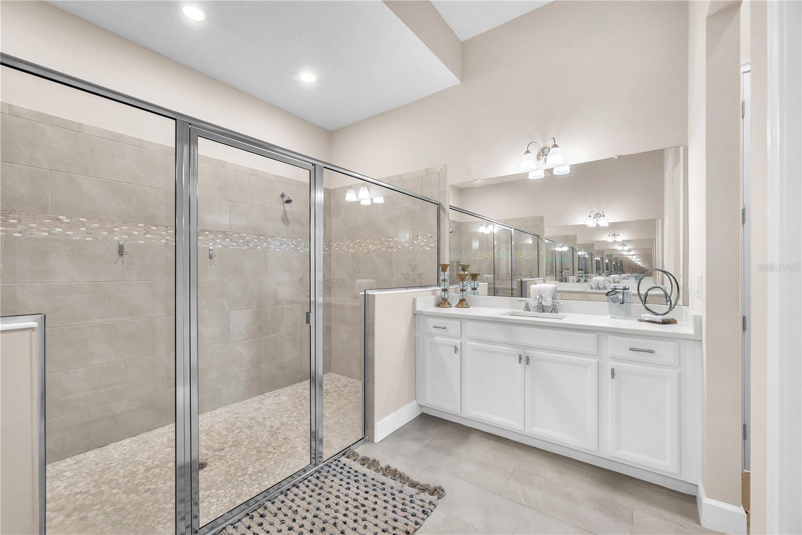 Listing photo id 12 for 5305 Wishing Arch Drive