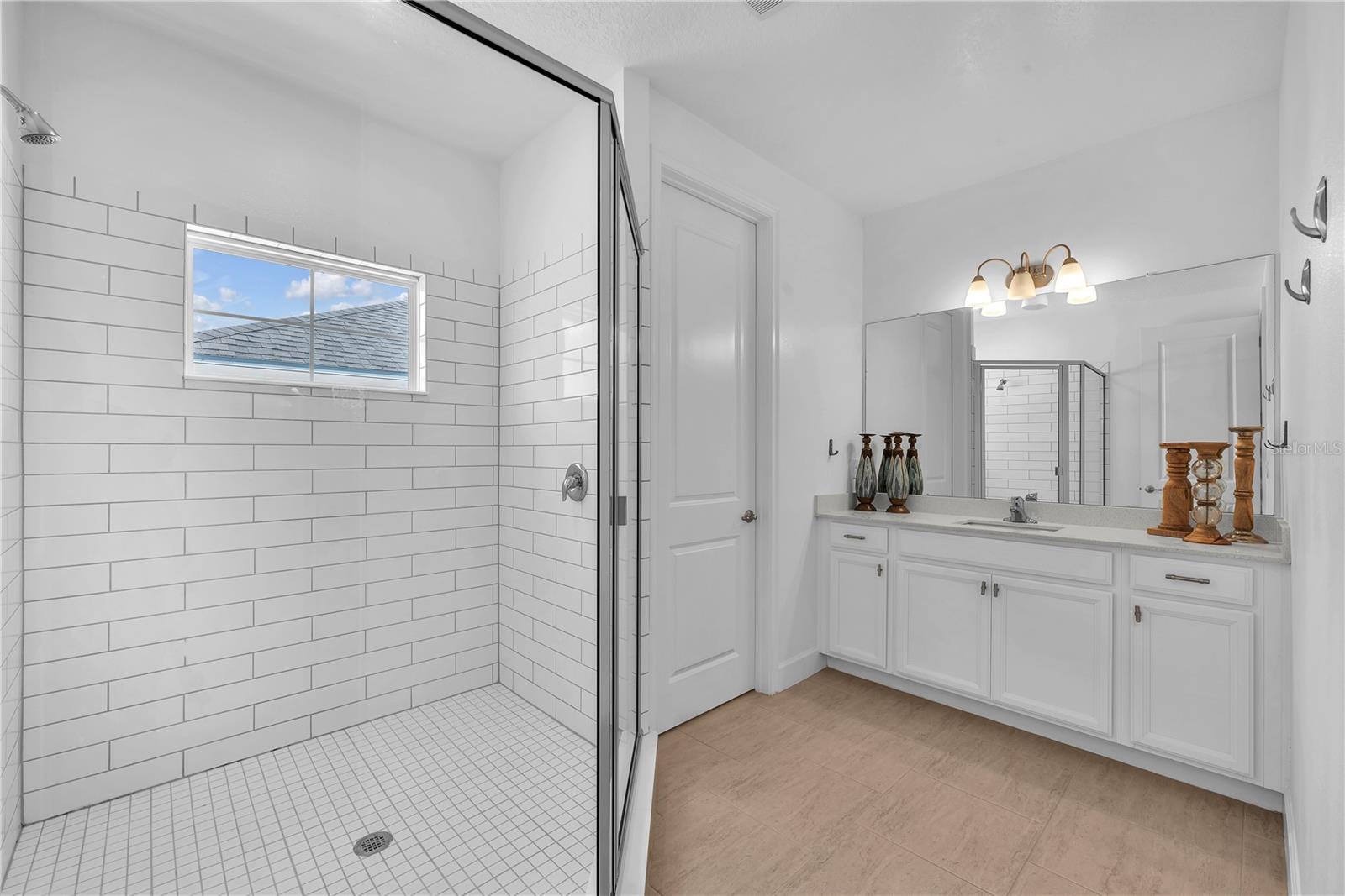 Listing photo id 23 for 5305 Wishing Arch Drive