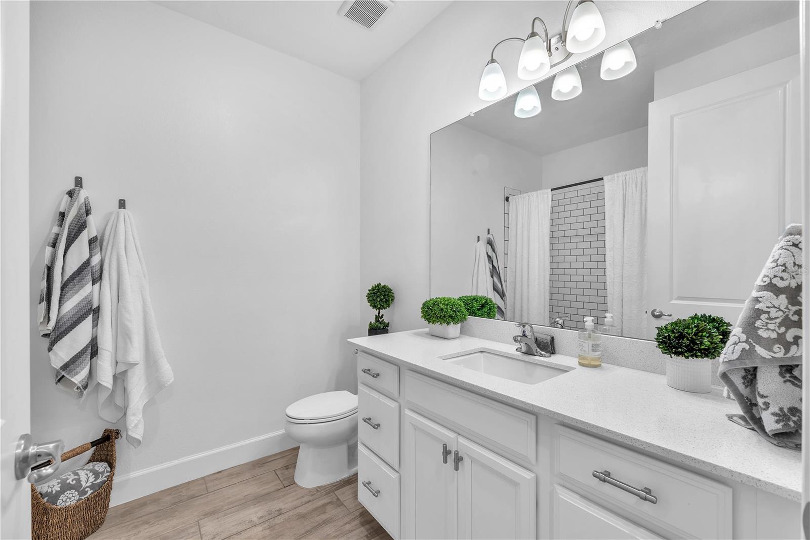 Listing photo id 25 for 5305 Wishing Arch Drive