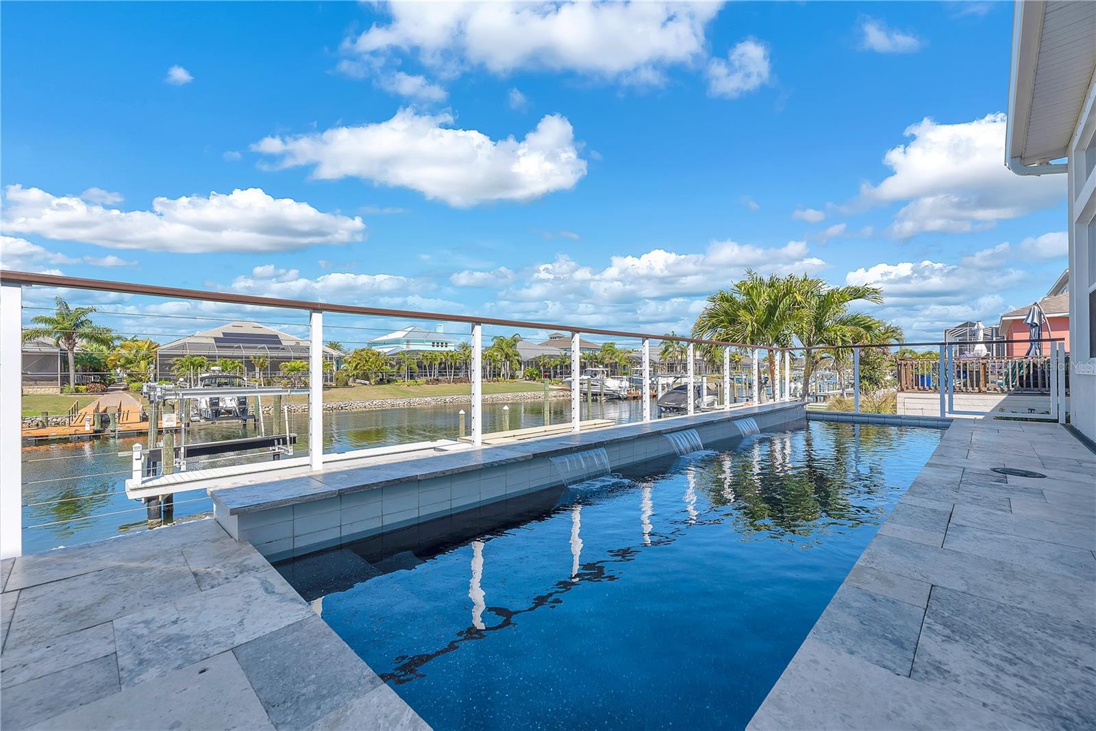 Listing photo id 3 for 5305 Wishing Arch Drive