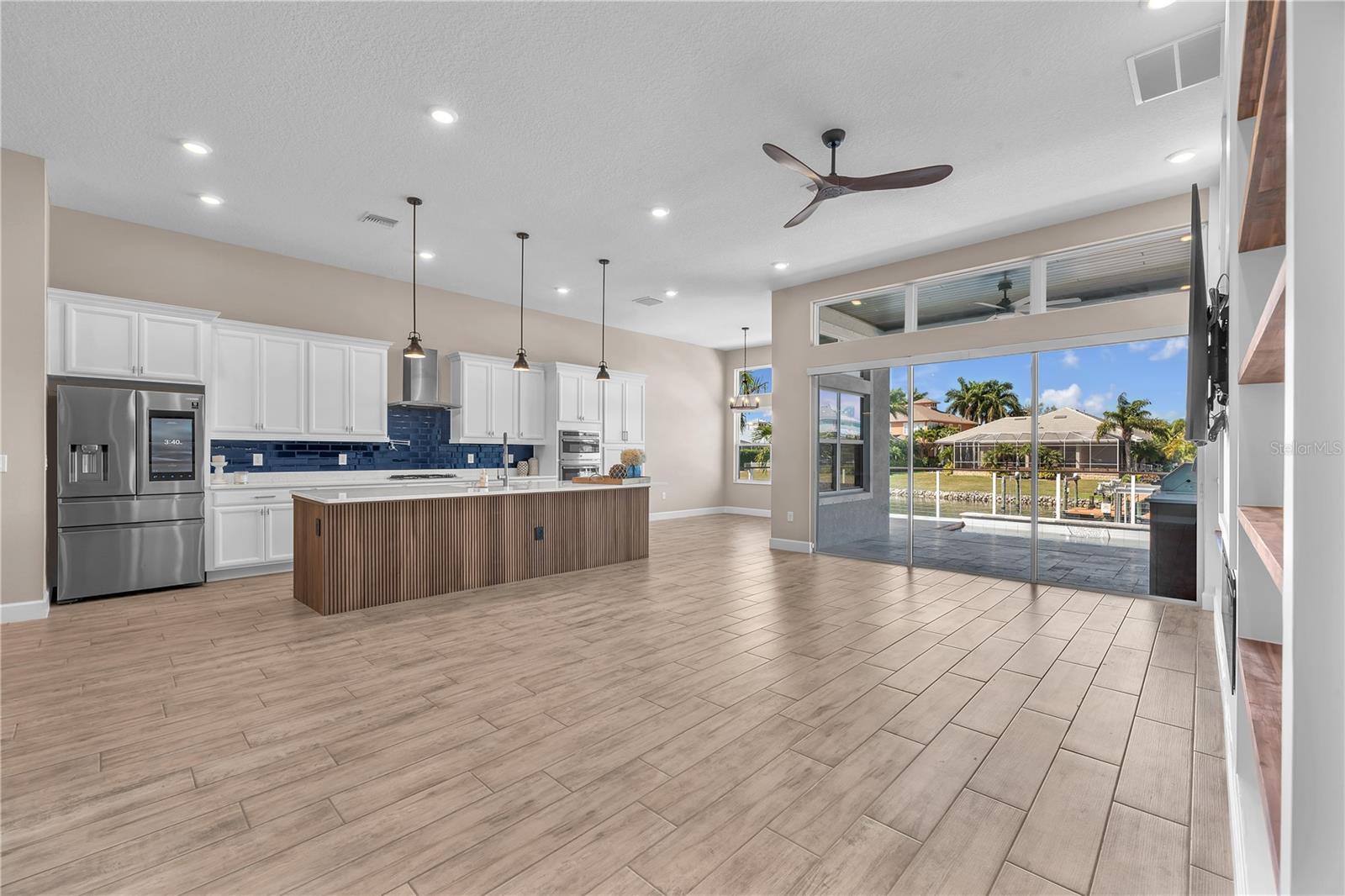 Listing photo id 6 for 5305 Wishing Arch Drive