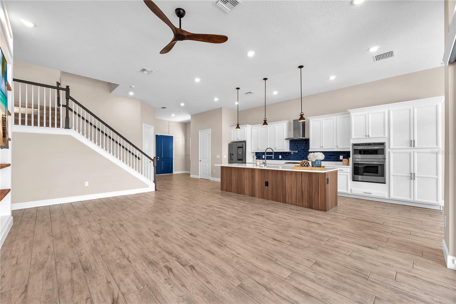 Listing photo id 7 for 5305 Wishing Arch Drive