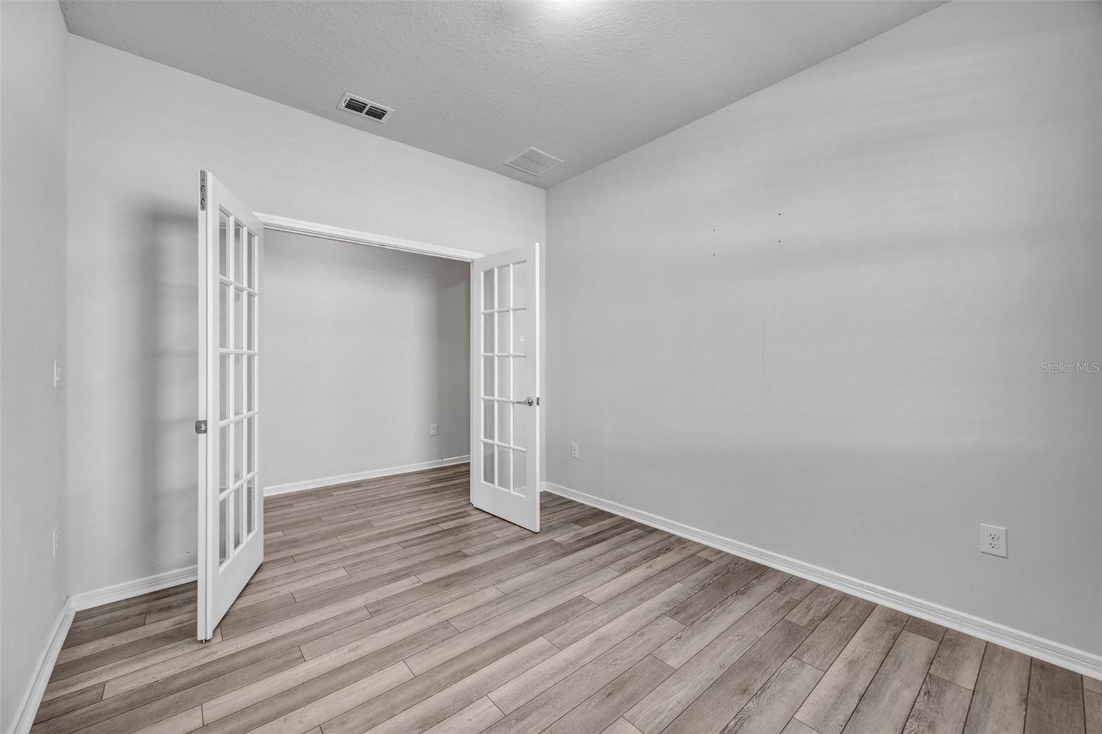 Image 20 of 38 For 762 Parsons Mooring Court