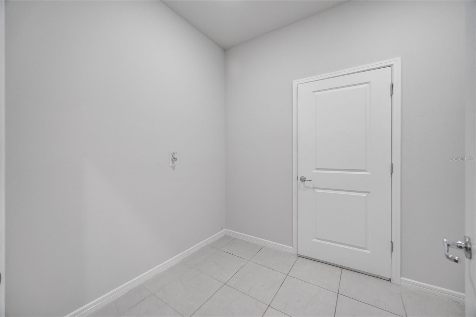 Image 27 of 38 For 762 Parsons Mooring Court