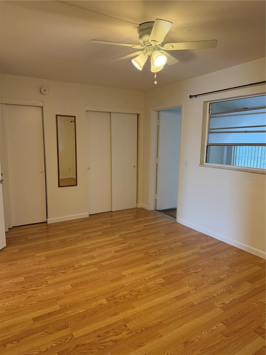 Image 11 of 14 For 5850 18th Street N 16