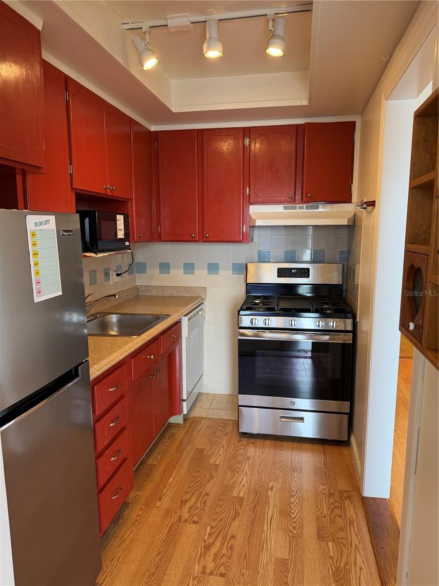 Image 6 of 14 For 5850 18th Street N 16