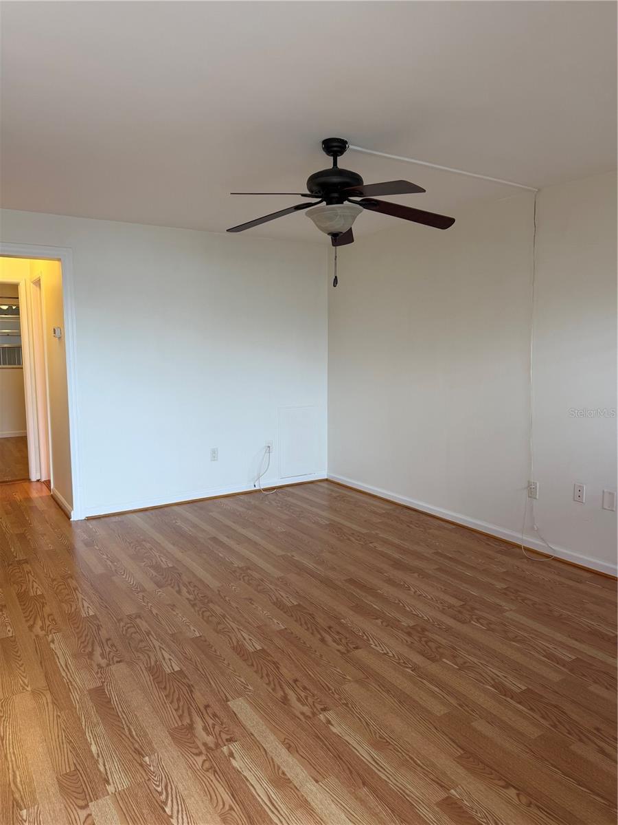 Image 8 of 14 For 5850 18th Street N 16