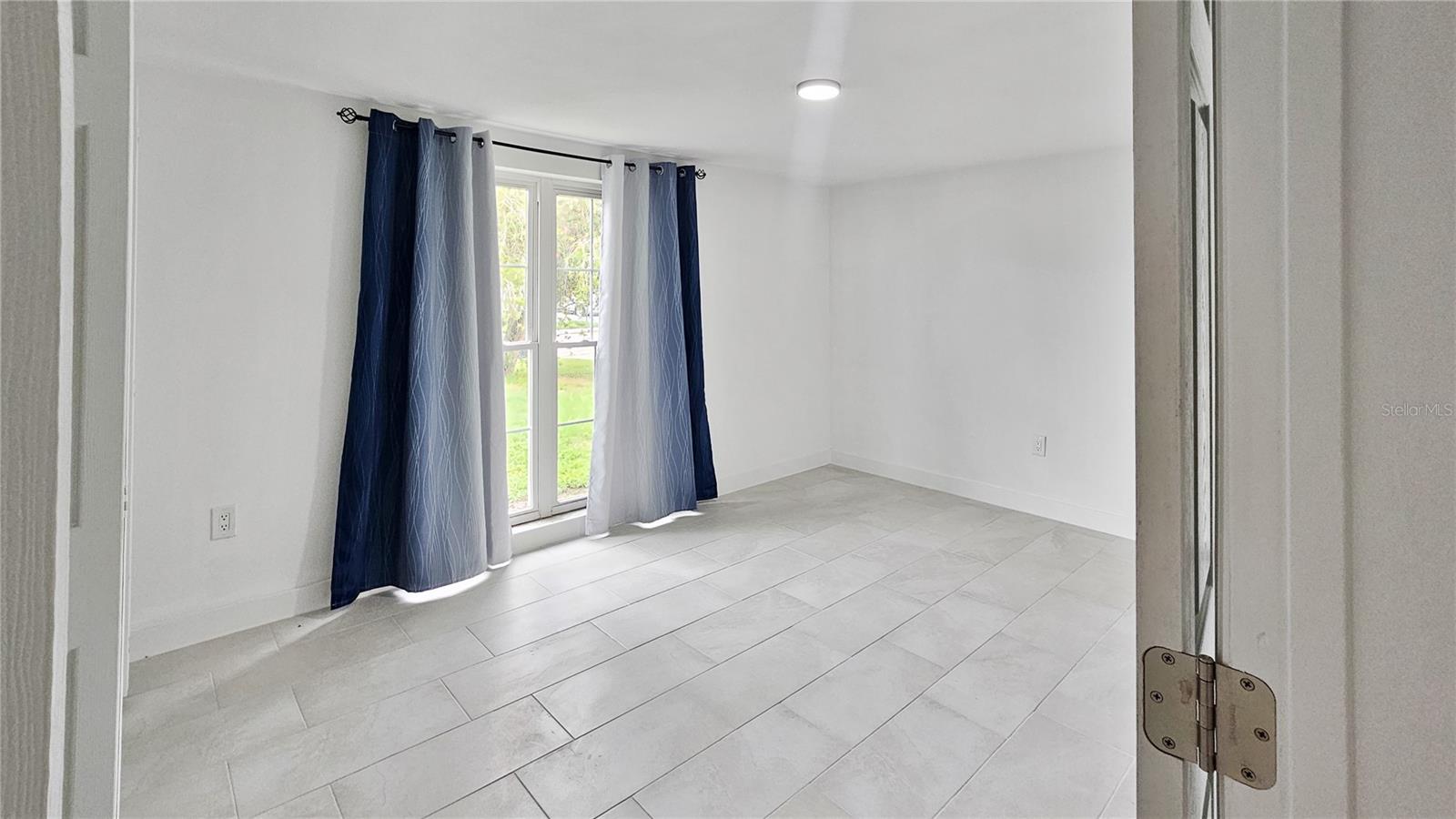 Image 5 of 11 For 3633 Rock Royal Drive 1