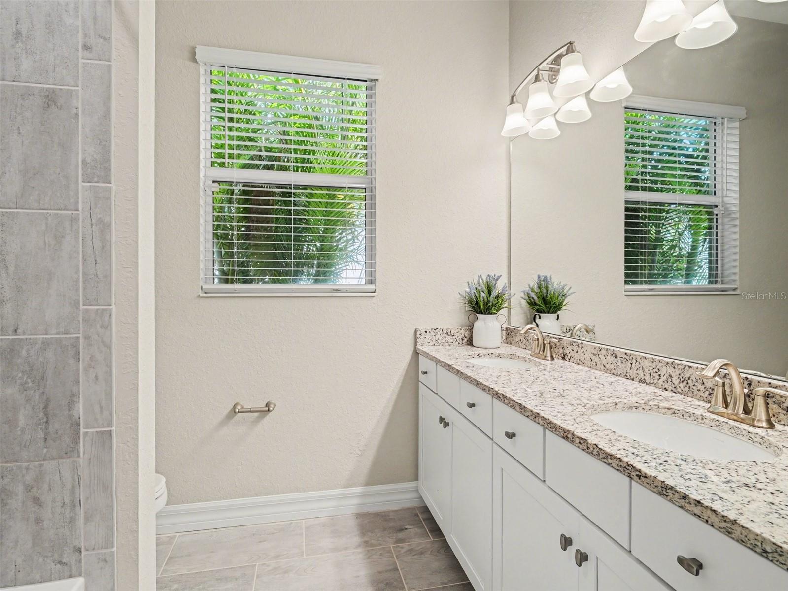 Image 17 of 24 For 11825 Perennial Place