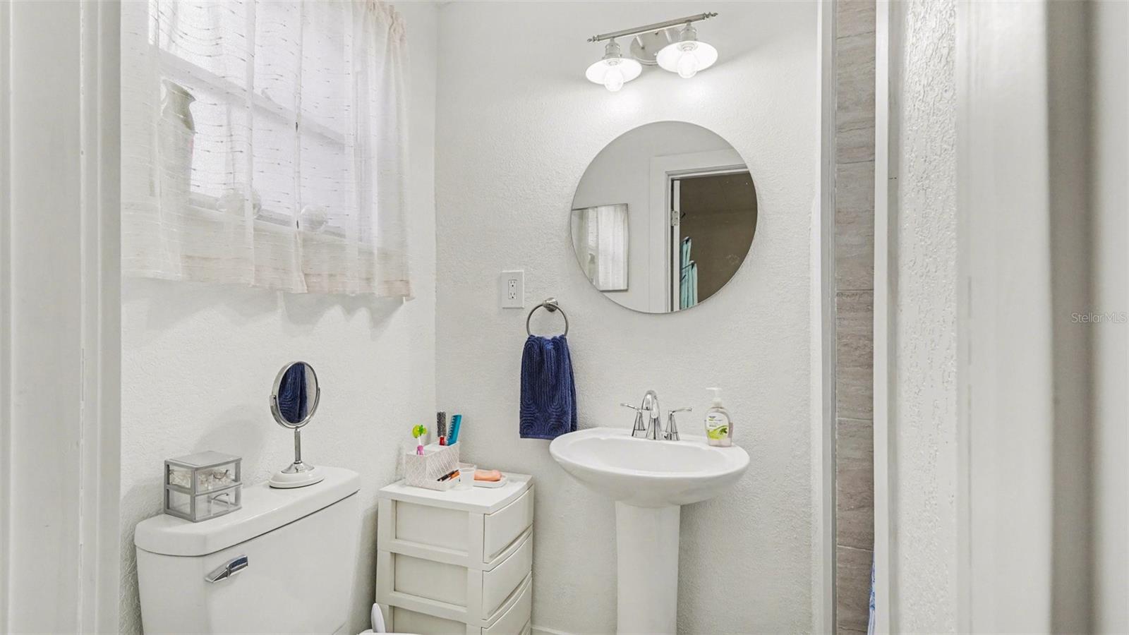 Image 19 of 35 For 10684 Halls River Road 2