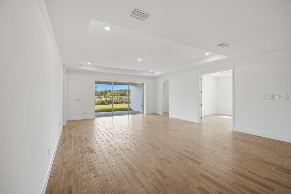 Image 5 of 38 For 35889 Emberview Drive