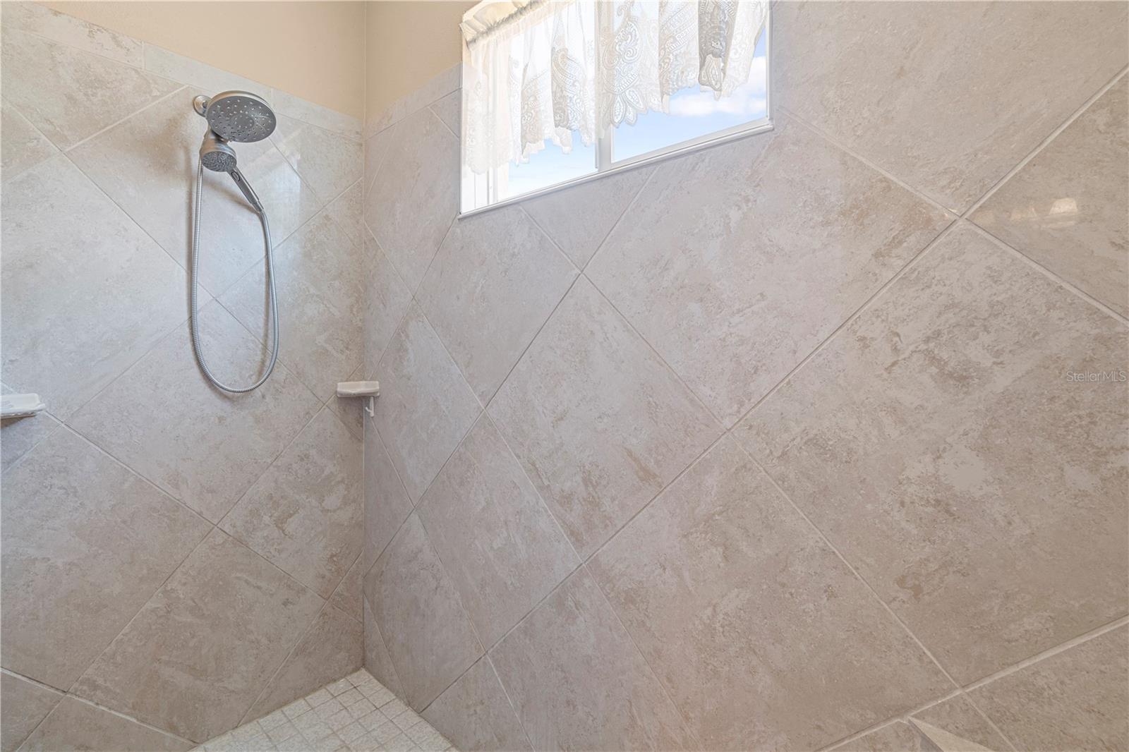 Image 25 of 53 For 3408 Stonebridge Trail