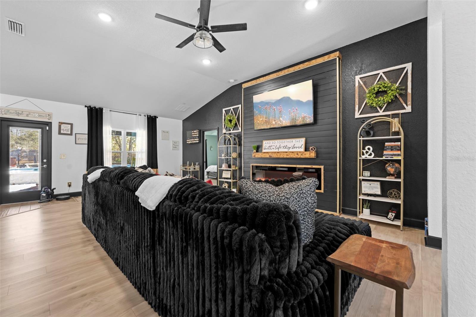 Image 22 of 51 For 12034 Mandlin Road