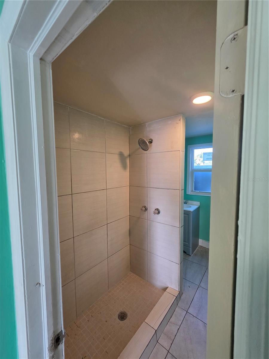 Image 4 of 9 For 622 S C Street 1