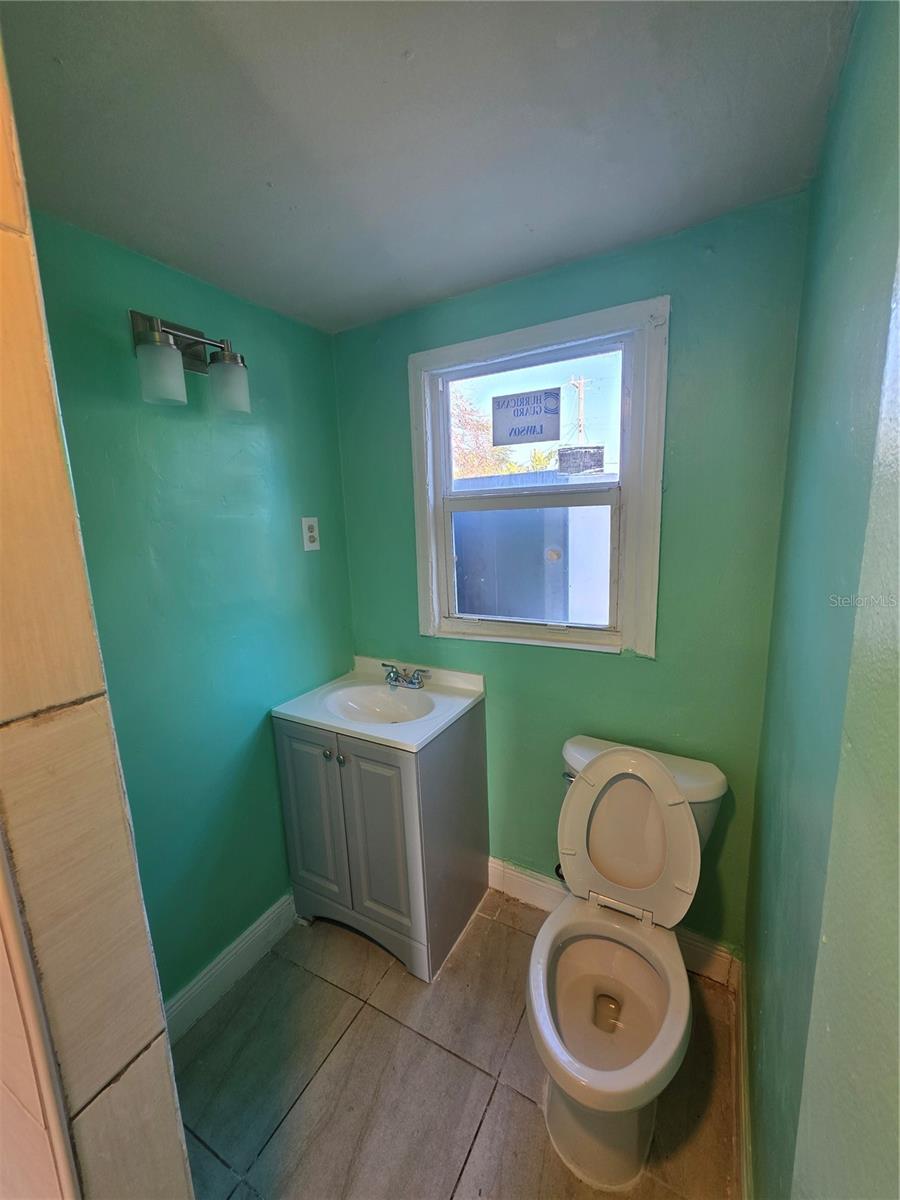 Image 5 of 9 For 622 S C Street 1