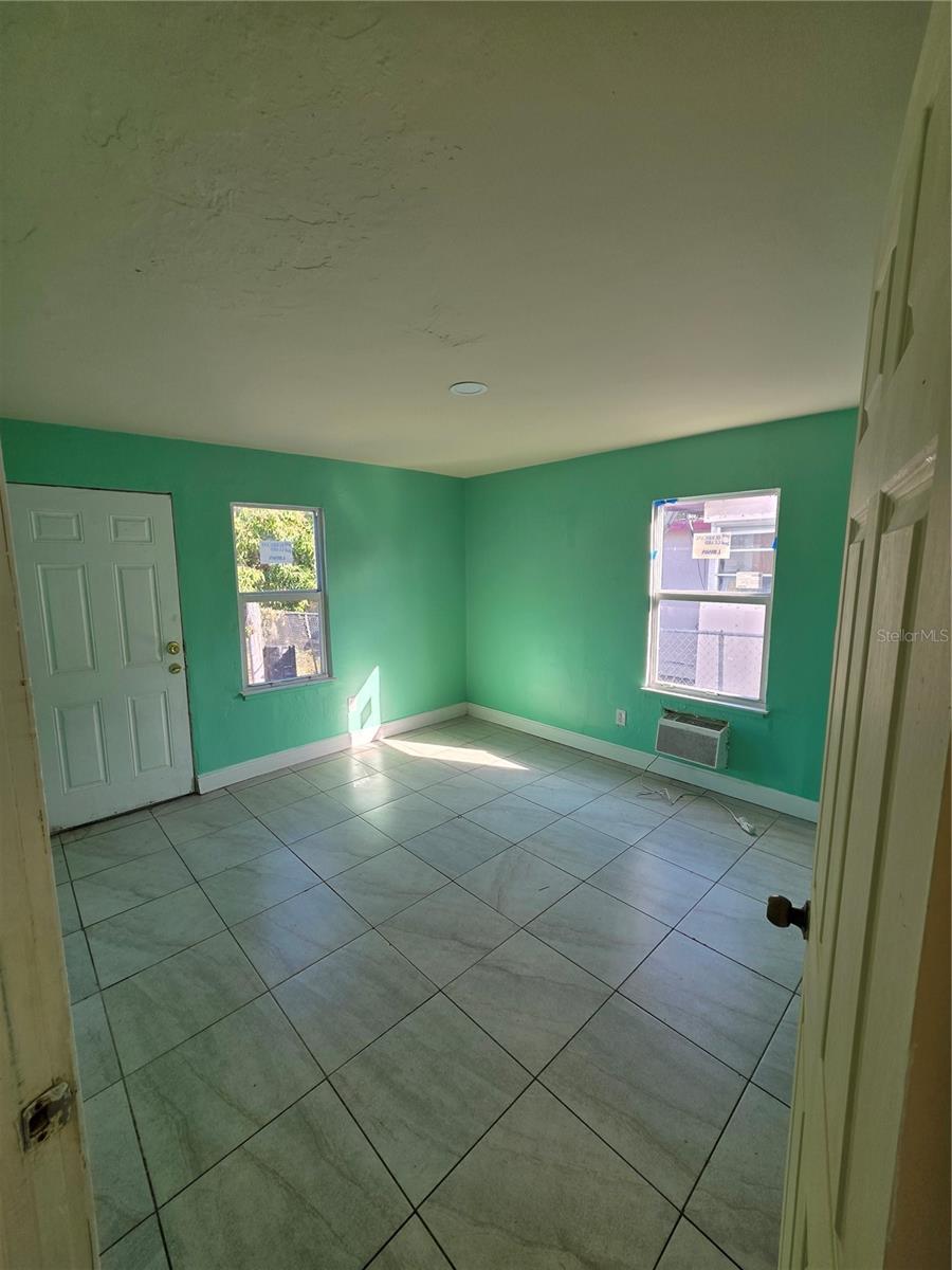 Image 7 of 9 For 622 S C Street 1