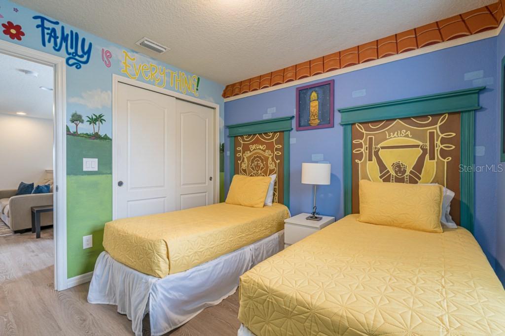 Image 22 of 40 For 1969 Majorca Drive