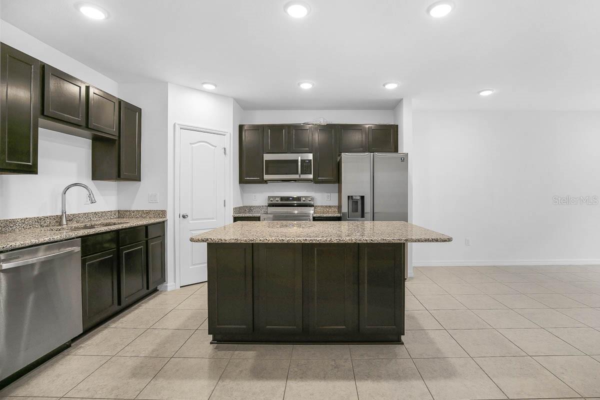 Image 6 of 24 For 4713 Trout Lily Street