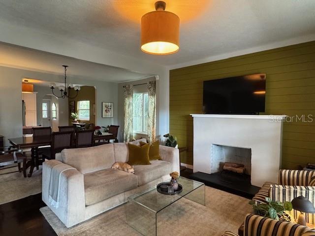 Image 11 of 54 For 1720 Scranton Street S