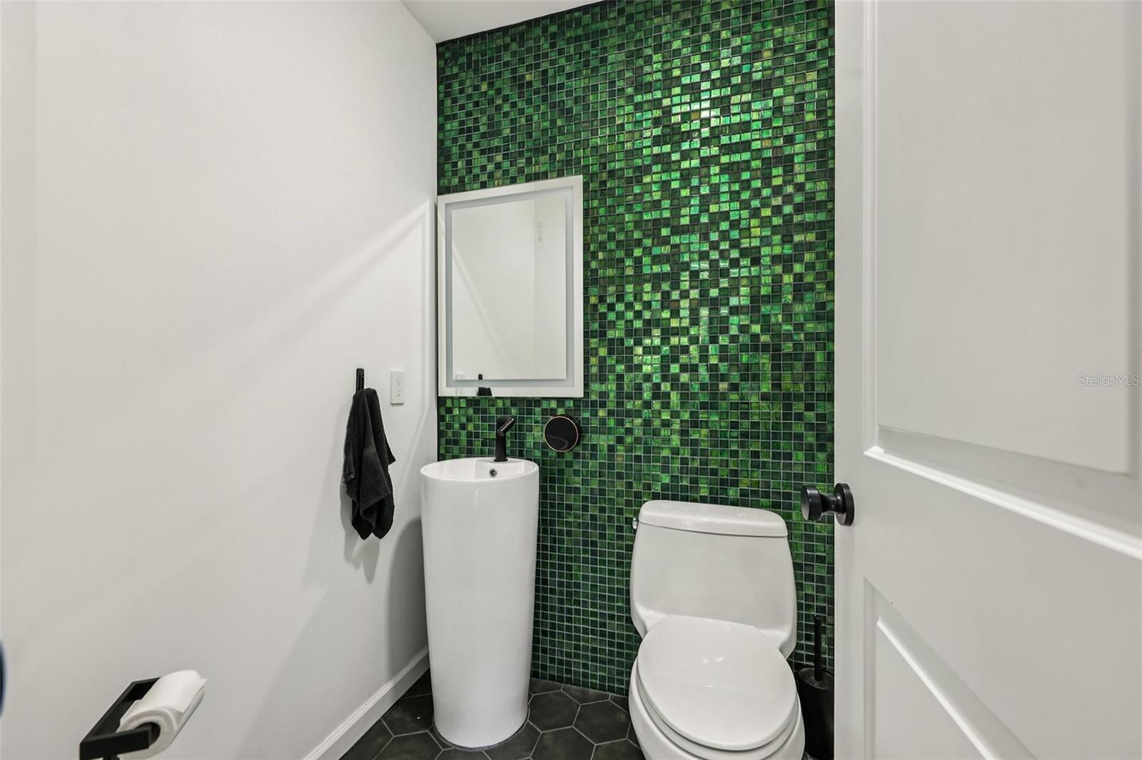 Image 13 of 40 For 490 Hidden Ridge Drive