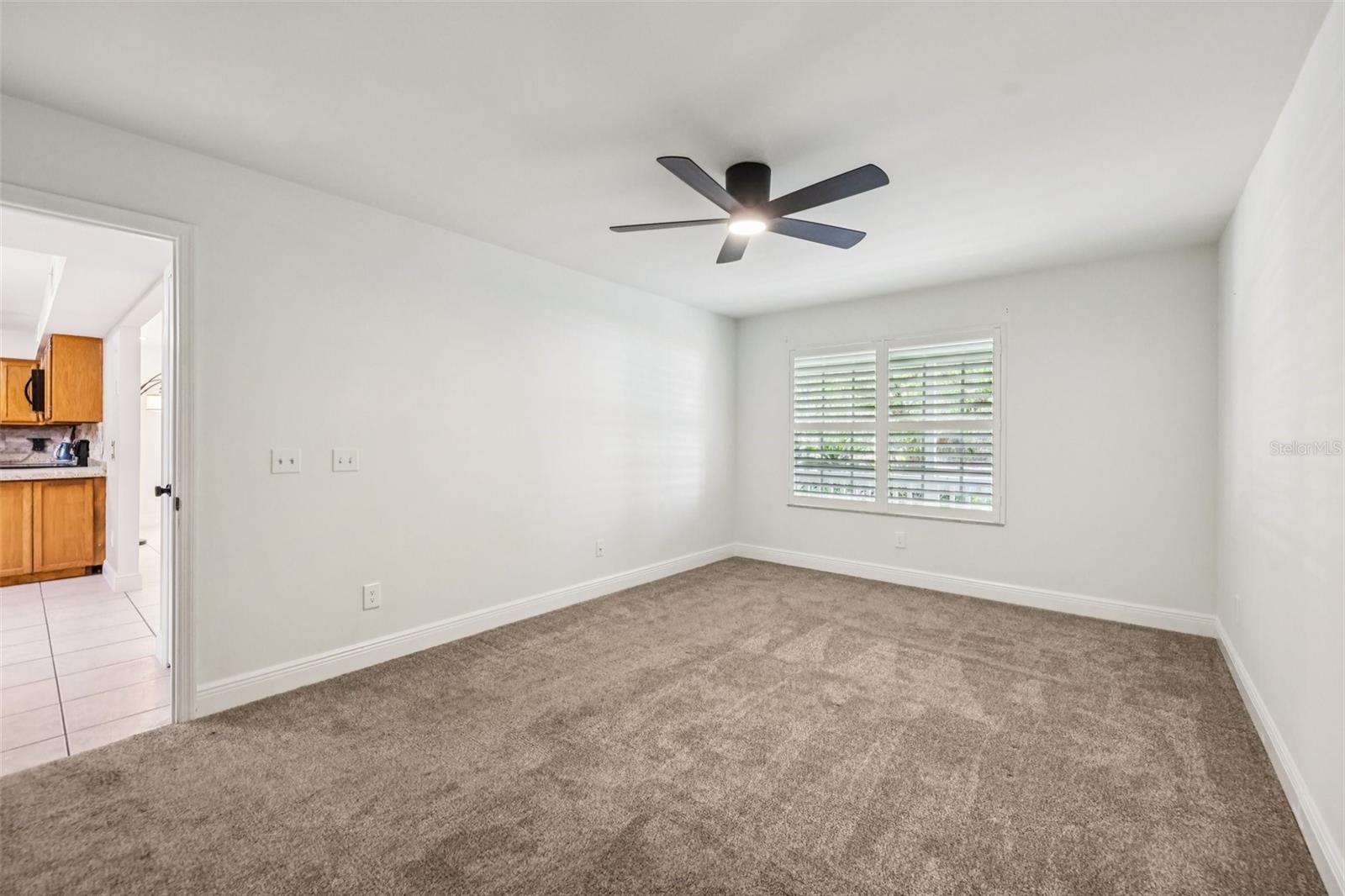 Image 14 of 40 For 490 Hidden Ridge Drive