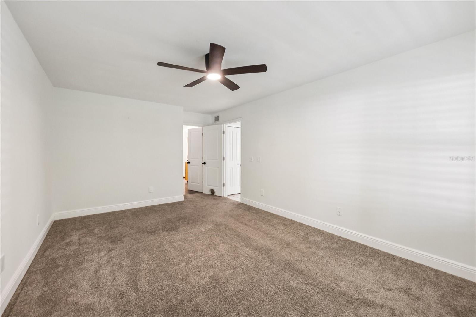 Image 15 of 40 For 490 Hidden Ridge Drive