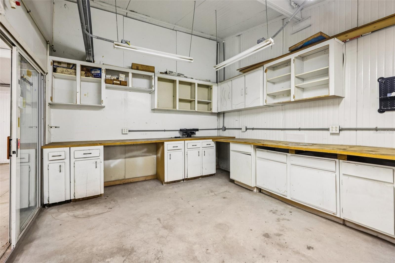 Image 33 of 40 For 490 Hidden Ridge Drive