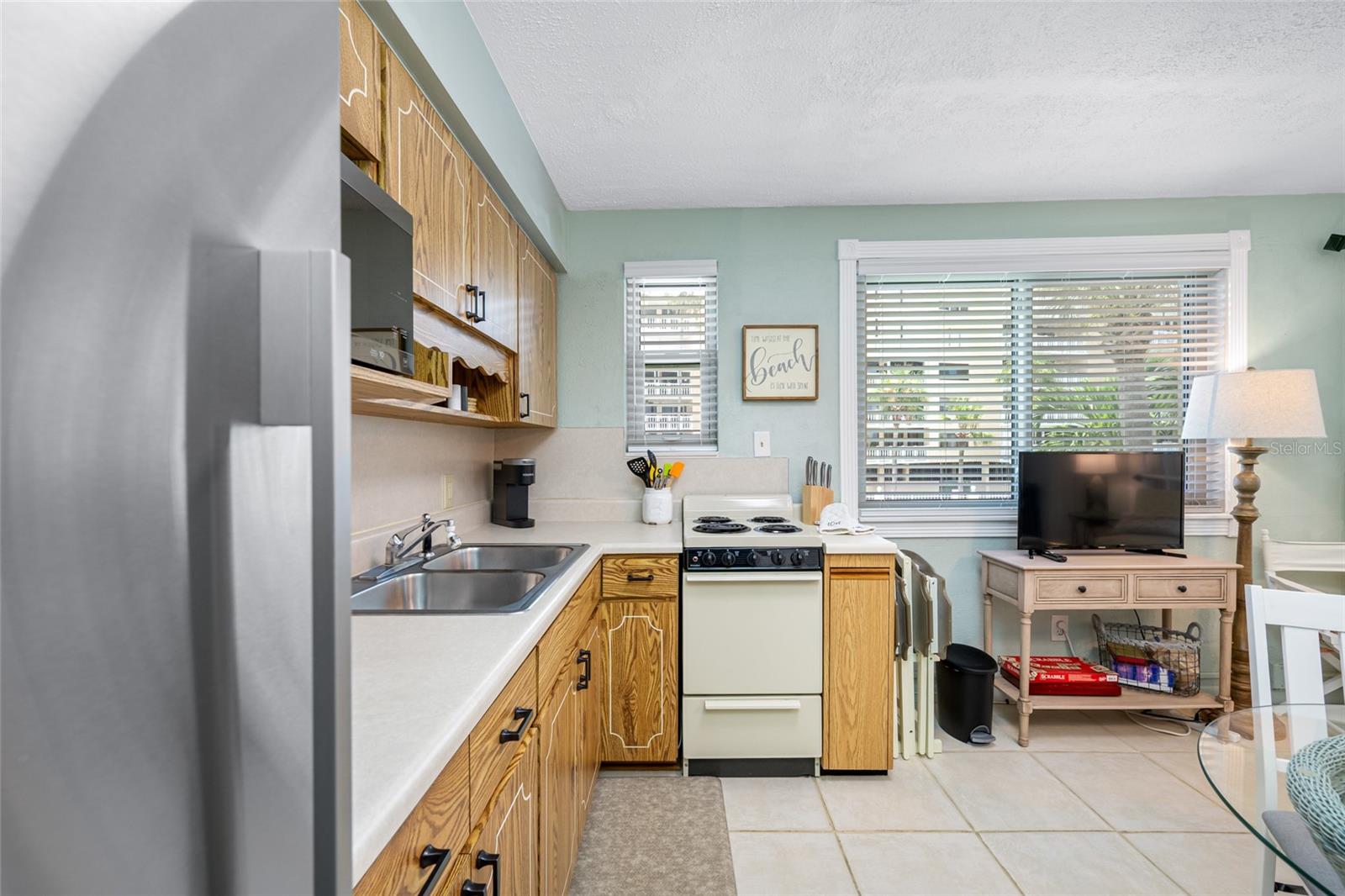 Image 11 of 43 For 6700 Sunset Way 406